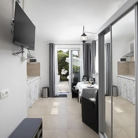Villa Nika With Sea View And Charming Garden Near Opatija