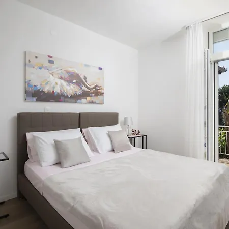 Villa Nika With Sea View And Charming Garden Near Opatija *