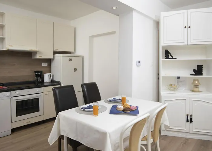 Nika With Sea View And Charming Garden Near Opatija *