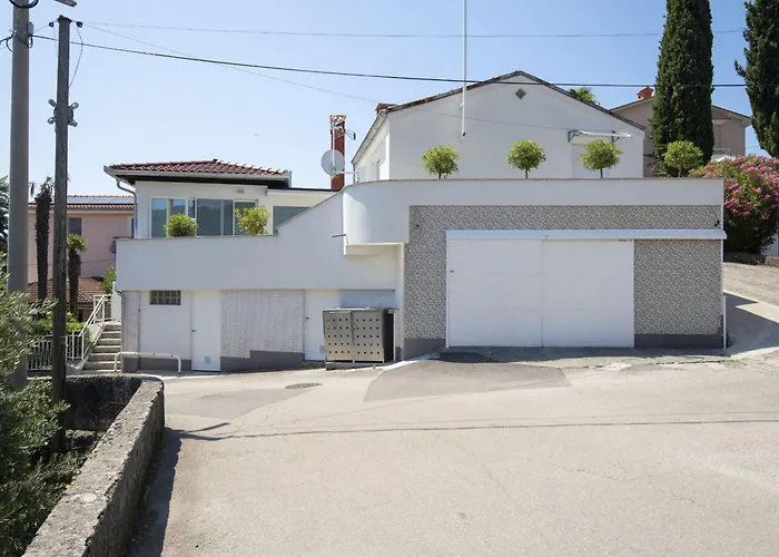 Villa Nika With Sea View And Charming Garden Near Opatija