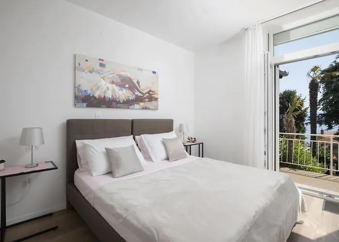 Villa Nika With Sea View And Charming Garden Near Opatija *