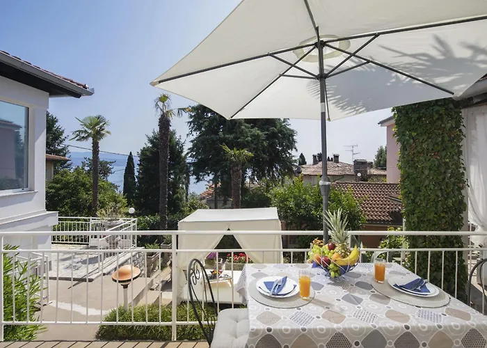 Nika With Sea View And Charming Garden Near Opatija Ika